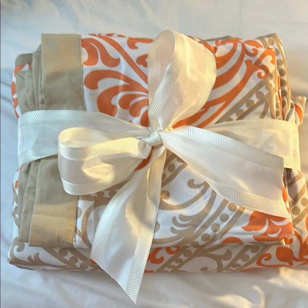 Elegant Orange and Cream Duvet Cover